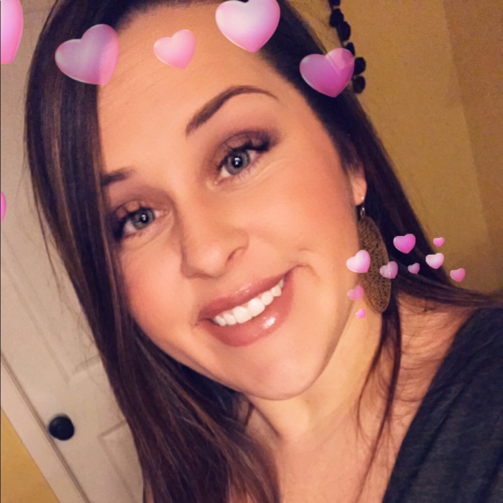 Meet your Posher, Danielle